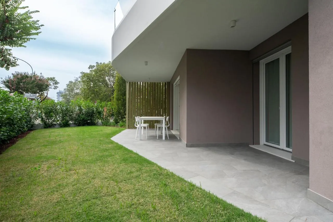 Lägenhet Light Palace 1 - Immobiliare Living Lido di Jesolo